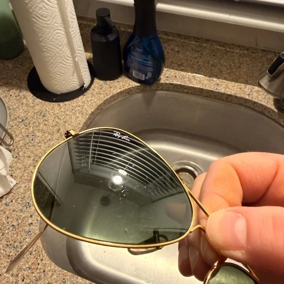 Ray-Ban Gold Aviator Sunglasses with Green Lenses - Picture 4 of 4